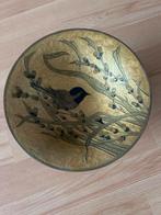 Vintage goudkleurige geëmailleerde schaal op voet met vogels, Overige materialen, Schaal, Rond, Ophalen of Verzenden
