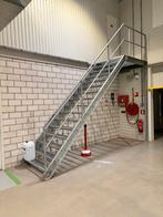 Gegalvaniseerde stalen bordestrap met bordes – 3,20 m hoog, Doe-het-zelf en Verbouw, Ladders en Trappen, Ophalen, Gebruikt, Trap