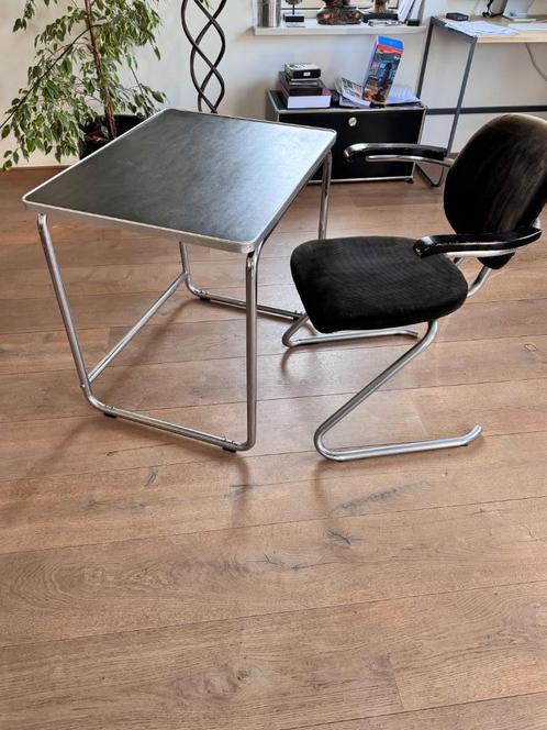 Thonet stoel 1955 en Elco Werk bureau vintage, Huis en Inrichting, Bureaus, Gebruikt, Bureau, Ophalen