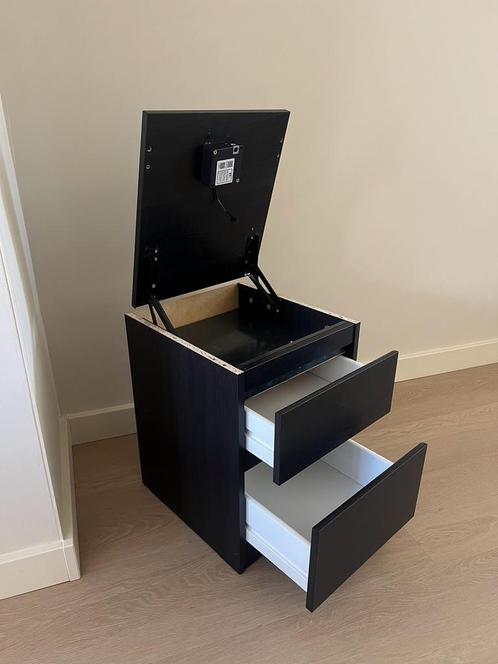nachtkastje met verborgen kluis openen met pas of druppel, Huis en Inrichting, Slaapkamer | Nachtkastjes, Nieuw, Minder dan 55 cm