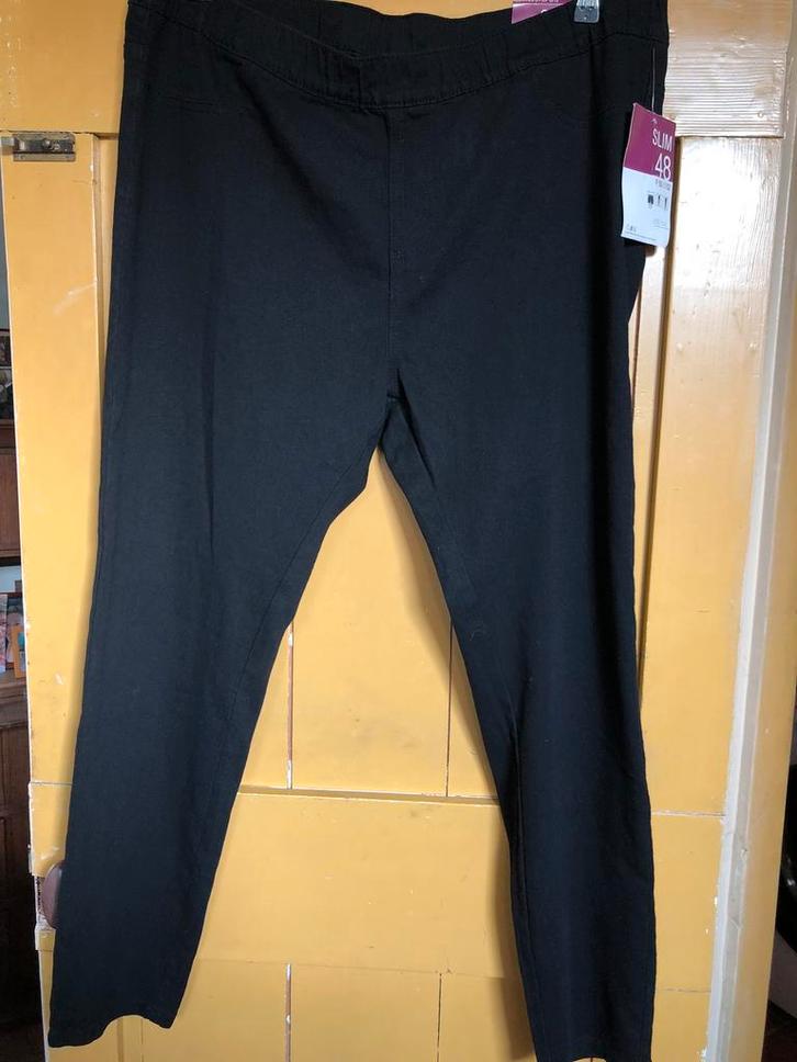 Nieuwe zwarte broek, slimfit, el. katoen. JANINA, mt. 48., Kleding | Dames, Grote Maten, Nieuw, Broek of Spijkerbroek, Zwart, Ophalen of Verzenden