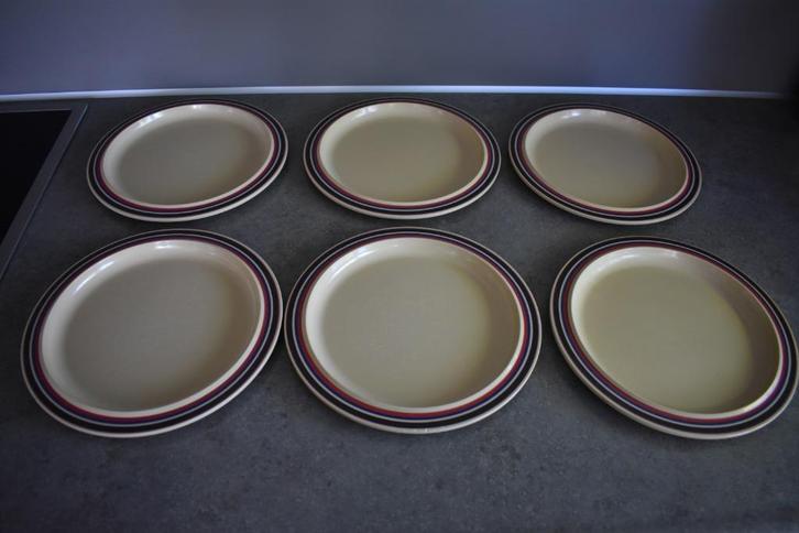 Mepal retro print beige beker en ontbijt borden, Huis en Inrichting, Keuken | Servies, Gebruikt, Bord(en), Overige stijlen, Ophalen of Verzenden