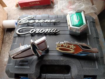 Toyota corolla,Carina en corona emblemen beschikbaar voor biedingen