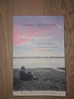 Corrie ten Boom - Gevangene en toch ..., Ophalen of Verzenden, Zo goed als nieuw, Corrie ten Boom