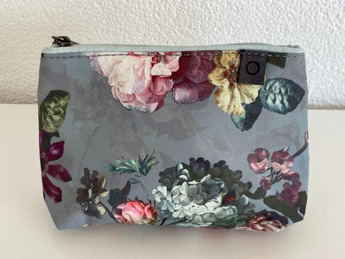 Verrassingstasje make-up tasje met verzorgingsproducten, Sieraden, Tassen en Uiterlijk, Uiterlijk | Gezichtsverzorging, Nieuw