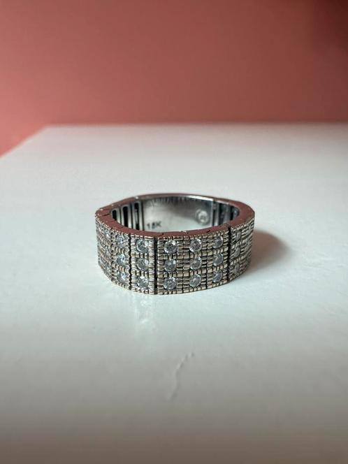 18k Witgouden ring met 51 diamantjes / goud, Sieraden, Tassen en Uiterlijk, Ringen, Zo goed als nieuw, Dame, 18 tot 19, Wit, Goud