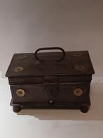 Antiek Metalen Kistje, Ophalen of Verzenden