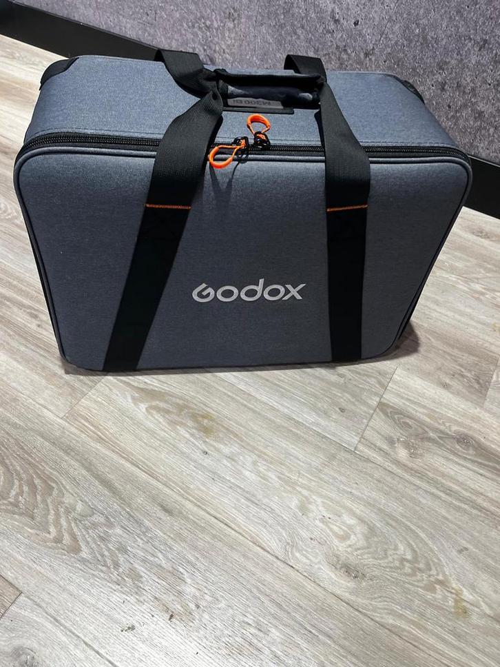 Godox m300bi led, Audio, Tv en Foto, Fotografie | Fotostudio en Toebehoren, Ophalen of Verzenden