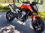 Ktm 790 duke,  A2 35kw, track/tech pack, bomvol powerparts !, 2 cilinders, Particulier, Minimaal motorrijbewijs A2, Handvatverwarming
