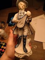 Ouderwetse Beeldje van een Man met Mandoline, Antiek en Kunst, Ophalen of Verzenden