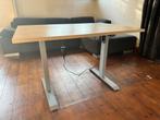 Elektrisch Zit-Sta Bureau - Licht Eiken, Grijs Onderstel, Huis en Inrichting, Bureaus, Ophalen, Elektrisch, Zo goed als nieuw