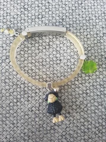 Lieve armband met mooie sluiting beschikbaar voor biedingen