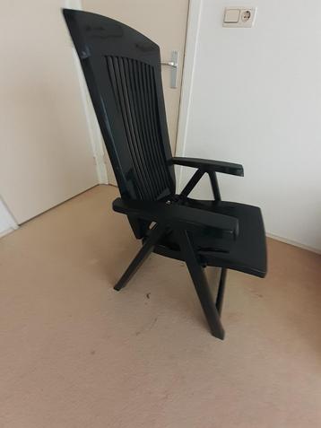 Tuinstoelen beschikbaar voor biedingen