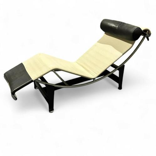 Le Corbusier voor Cassina – ‘LC4’ chaise longue, Huis en Inrichting, Banken | Sofa's en Chaises Longues, Gebruikt, Eenpersoons