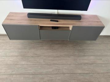 Zwevend Tv meubel beschikbaar voor biedingen