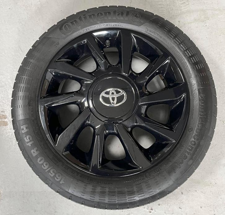 Set Originele 15 inch Toyota Aygo 165/60 15H Zomerset, Auto-onderdelen, Banden en Velgen, Banden en Velgen, Zomerbanden, 15 inch