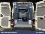 Volkswagen Crafter 2.0 TDI 141pk L3H3 (L2H2) Euro6 Airco | M, Auto's, Bestelauto's, Voorwielaandrijving, Stof, Gebruikt, 4 cilinders