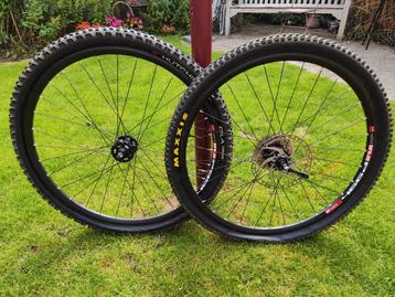 Shimano XT tubeless ATB wielset 27,5" beschikbaar voor biedingen