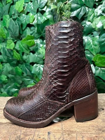 Geweldig mooie vintage python blokhak Paul warmer maat 40 beschikbaar voor biedingen