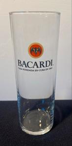 Glas van Bacardi met logo. Hoogte 16,5 cm., Ophalen of Verzenden, Zo goed als nieuw, Borrel- of Shotglas