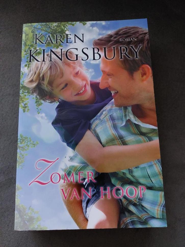 Zomer van hoop - Karen Kingsbury - Samen onderweg 2, Boeken, Romans, Zo goed als nieuw, Ophalen of Verzenden