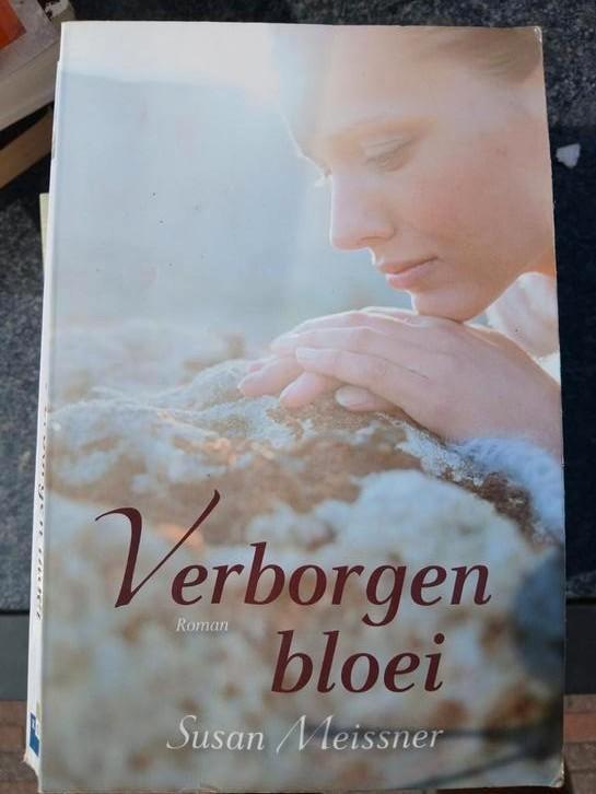Verborgene bloei - Susan Meissner Roman, Boeken, Romans, Gelezen, Ophalen of Verzenden