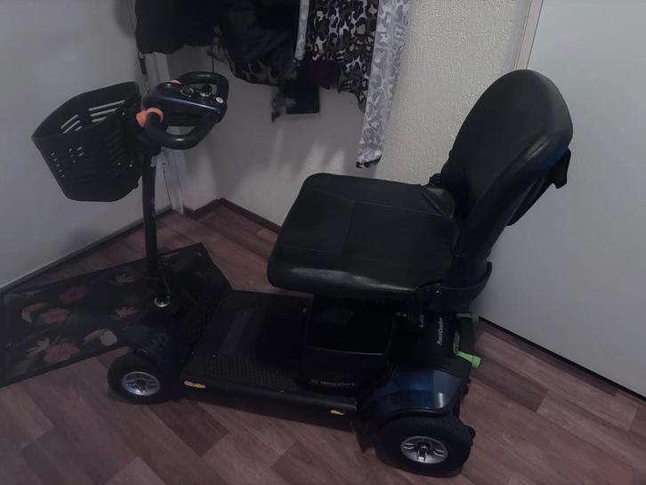 Scootmobiel PractiComfort – in goede staat – nieuwe accu’s!, Fietsen en Brommers, Brommeronderdelen | Scooters, Zo goed als nieuw