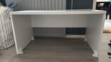 Ika tafeltje waar eventueel een la onder kan 