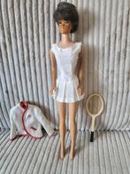 Vintage barbie tennis kleding setje + racket, Ophalen of Verzenden, Gebruikt, Kleertjes