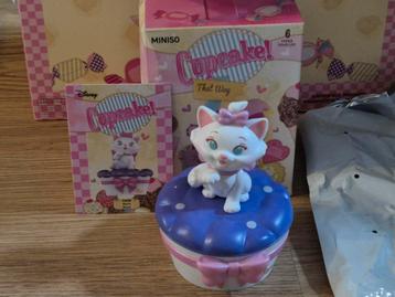 SALE Disney Miniso Marie Aristokatten Cupcake blind box beschikbaar voor biedingen