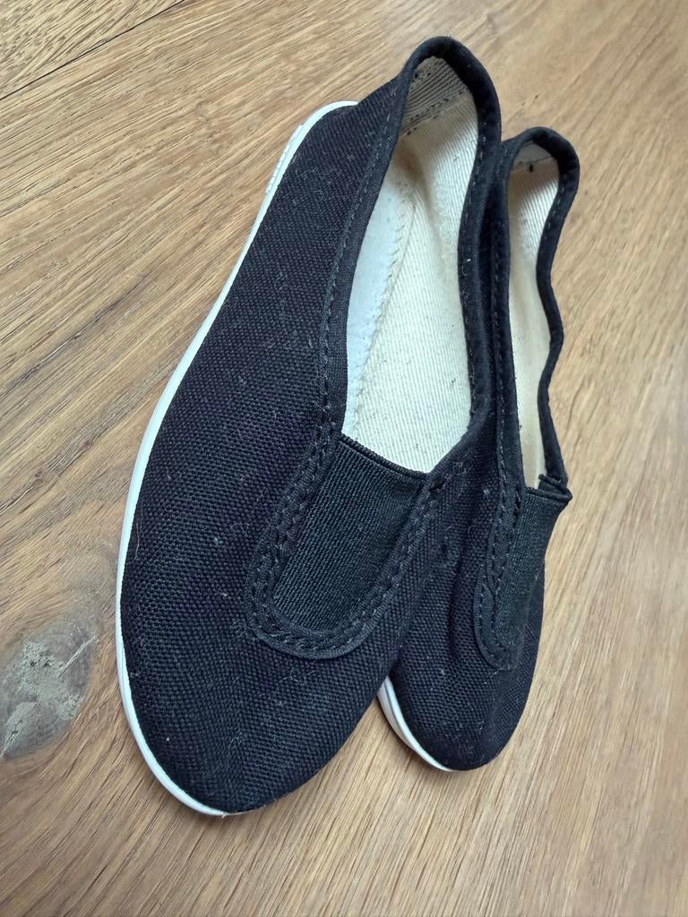 NIEUWE️ Gymschoenen Maat 25, Kinderen en Baby's, Kinderkleding | Schoenen en Sokken, Nieuw, Ophalen of Verzenden, Jongen of Meisje