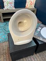Nieuw hangend toilet wit, Doe-het-zelf en Verbouw, Sanitair, Ophalen, Nieuw, Toilet