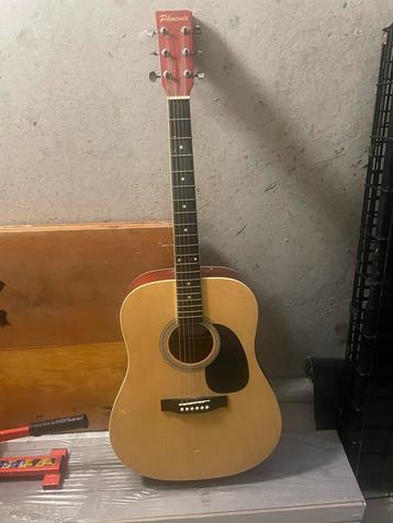 Phoenix Akoestische Gitaar - Gebruikt beschikbaar voor biedingen