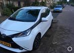Toyota Aygo 1.0| Camera| Parkeer Senor |Cruise Control, Voorwielaandrijving, 4 stoelen, Wit, 24 km/l
