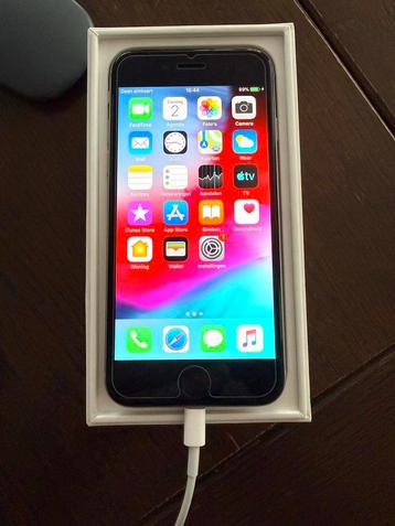 iPhone 6 - Zo goed als nieuw, geen krassen! beschikbaar voor biedingen