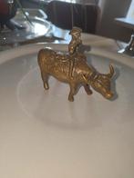 Oud Koperen Beeldje buffel met reiziger met fluit, Ophalen of Verzenden