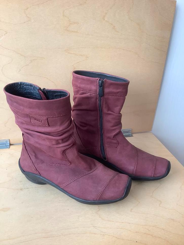 Wolky laarsjes bordo Rood maat 39, Kleding | Dames, Schoenen, Zo goed als nieuw, Lage of Enkellaarzen, Overige kleuren, Ophalen of Verzenden
