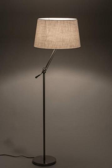 Zwarte industriële verstelbare vloerlamp | Smartfunctie beschikbaar voor biedingen