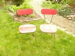 2 Vintage keukenstoeltjes, Huis en Inrichting, Stoelen, Ophalen, Gebruikt, Rood, Twee