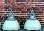 Vintage groene emaille industriële hanglamp met glas (CCCP)., Ophalen of Verzenden, Glas, Minder dan 50 cm