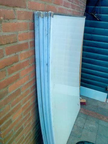 Polycarbonaat platen  beschikbaar voor biedingen