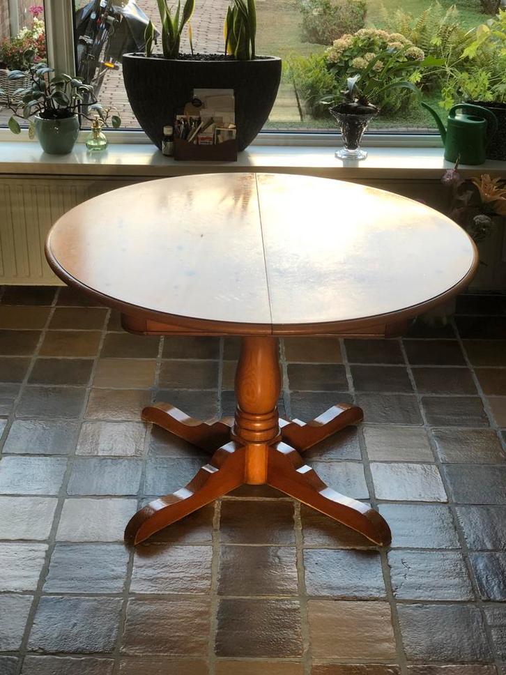 Ronde Tafel met Klassieke Uitstraling - Hout, Huis en Inrichting, Tafels | Eettafels, Zo goed als nieuw, 100 tot 150 cm, 100 tot 150 cm