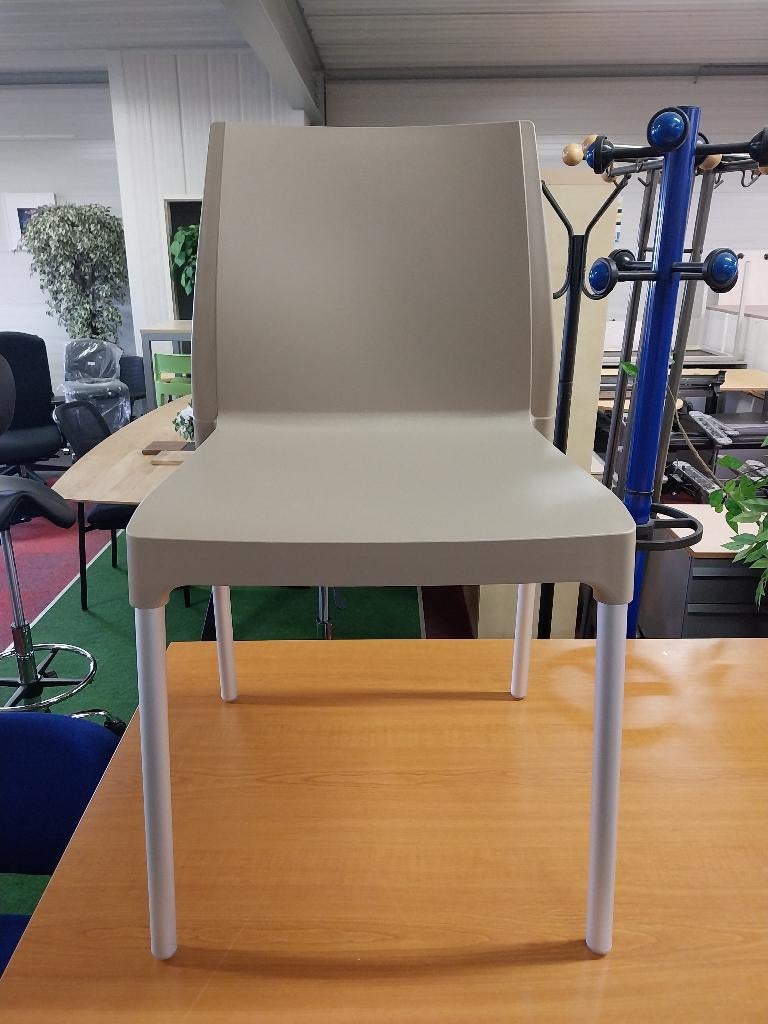 SCAB stoel. Model Tortora. Restpartij!! Nieuw!!!, Ophalen, Kunststof, Nieuw, Grijs