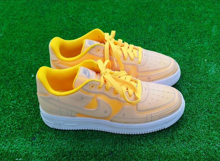 Gele Nike Air Force 1 Sneakers - Maat Onbekend, Kleding | Dames, Schoenen, Zo goed als nieuw, Sneakers of Gympen, Geel, Verzenden