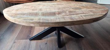 salontafel van mangohout ovaal beschikbaar voor biedingen