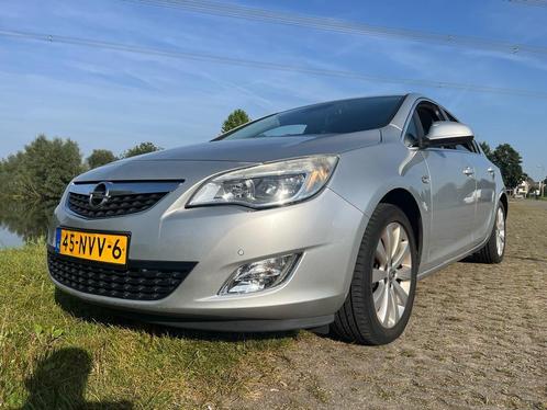 Opel Astra J 2010 met LPG - 1.4 turbo | veel opties!, Auto's, Opel, Particulier, Astra, Airconditioning, Alarm, Bluetooth, Boordcomputer