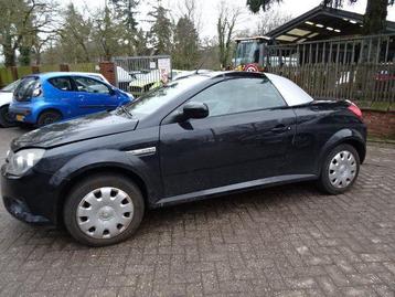 Opel Tigra Twintop bj 2006 1.8 16v zwart  voor demontage. beschikbaar voor biedingen