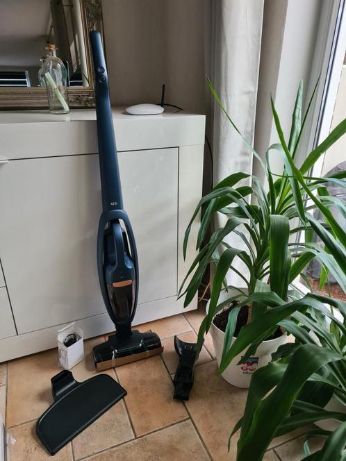 AEG QX7-1-P52IB met oplader, Witgoed en Apparatuur, Stofzuigers, Nieuw, Stofzuiger, Minder dan 1200 watt, Ophalen of Verzenden