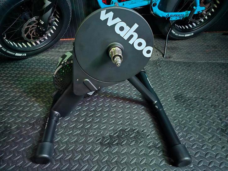 Wahoo Kickr Core Fietstrainer, Sport en Fitness, Wielrennen, Gebruikt, Helm, Ophalen of Verzenden