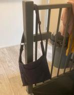 Paarse leren schoudertas, Ophalen of Verzenden, Zo goed als nieuw